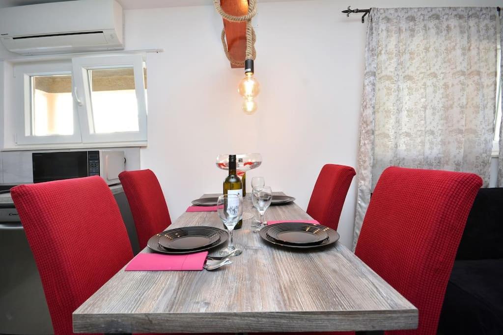 Heritage Apartman Geza In Centar With Private Parking Kaštela Esterno foto